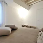 Venetian * Βενετία