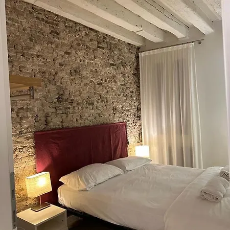Venetian Apartament