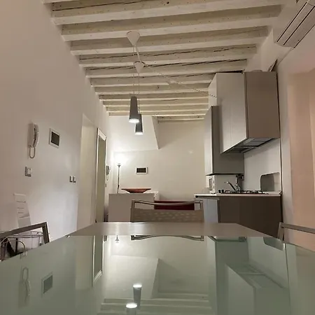 Venetian Apartament