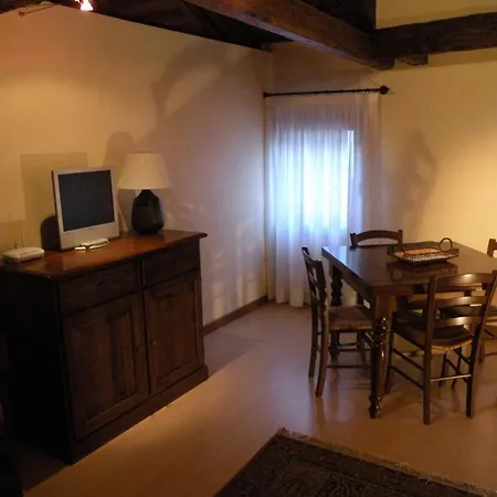 Venetian Apartment *